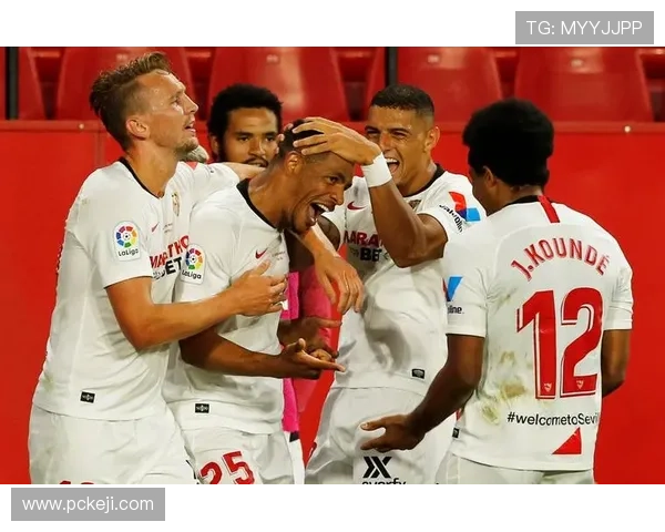 塞维利亚队内紧张气氛升级